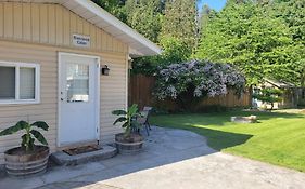 Riverbend Guest House